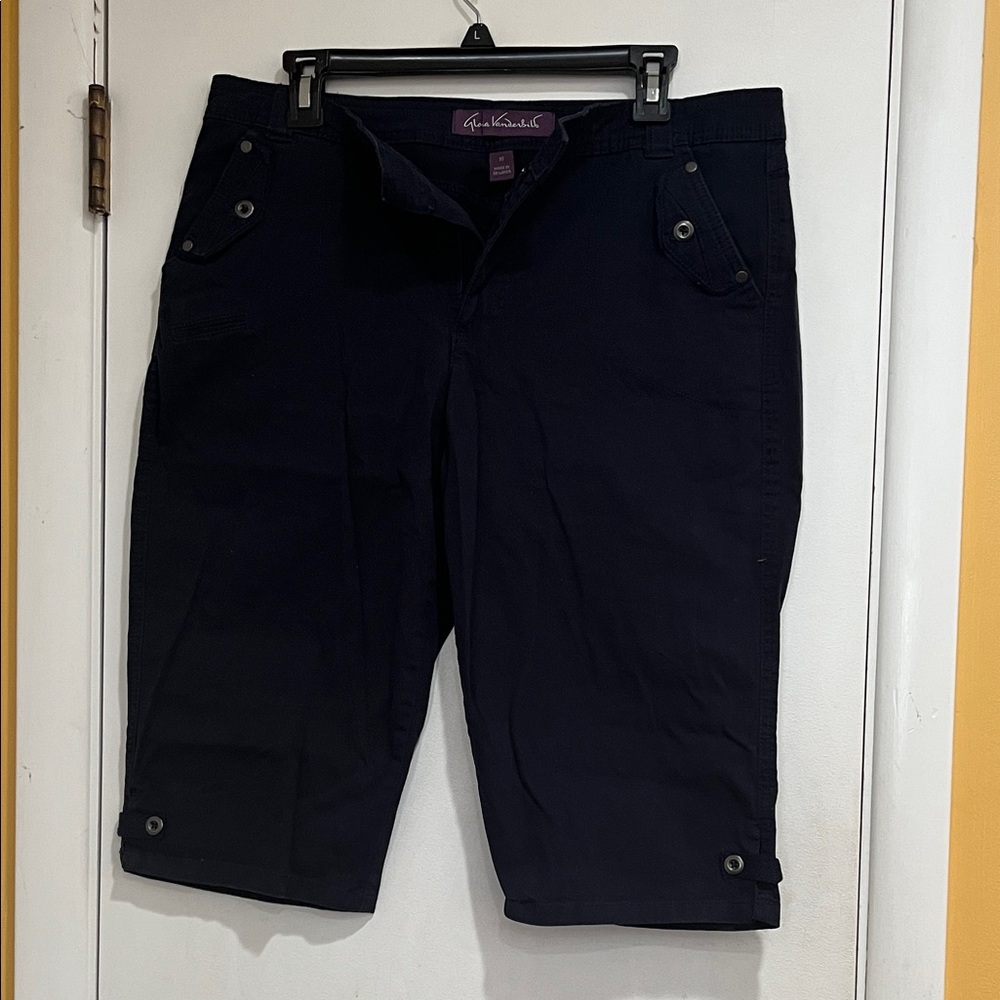Gloria Vanderbilt Dark Shorts